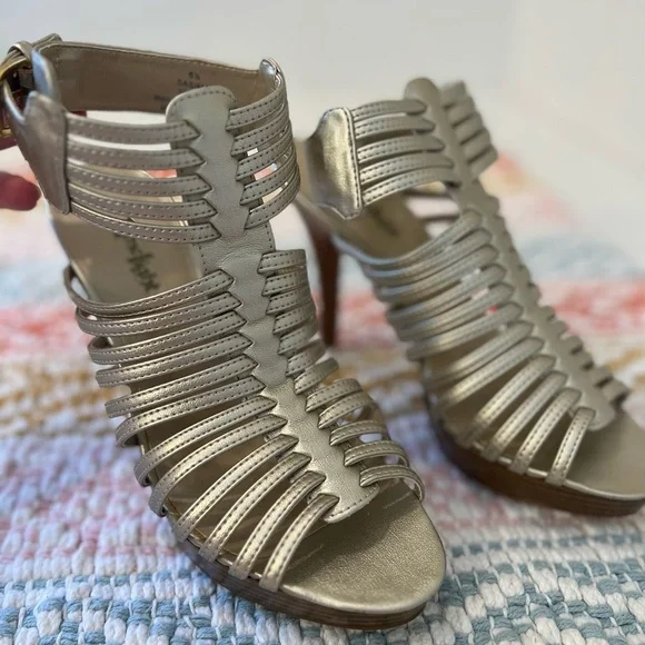 LimeLight Women’s Golden Metallic Heels size 6.5 - Picture 7 of 14